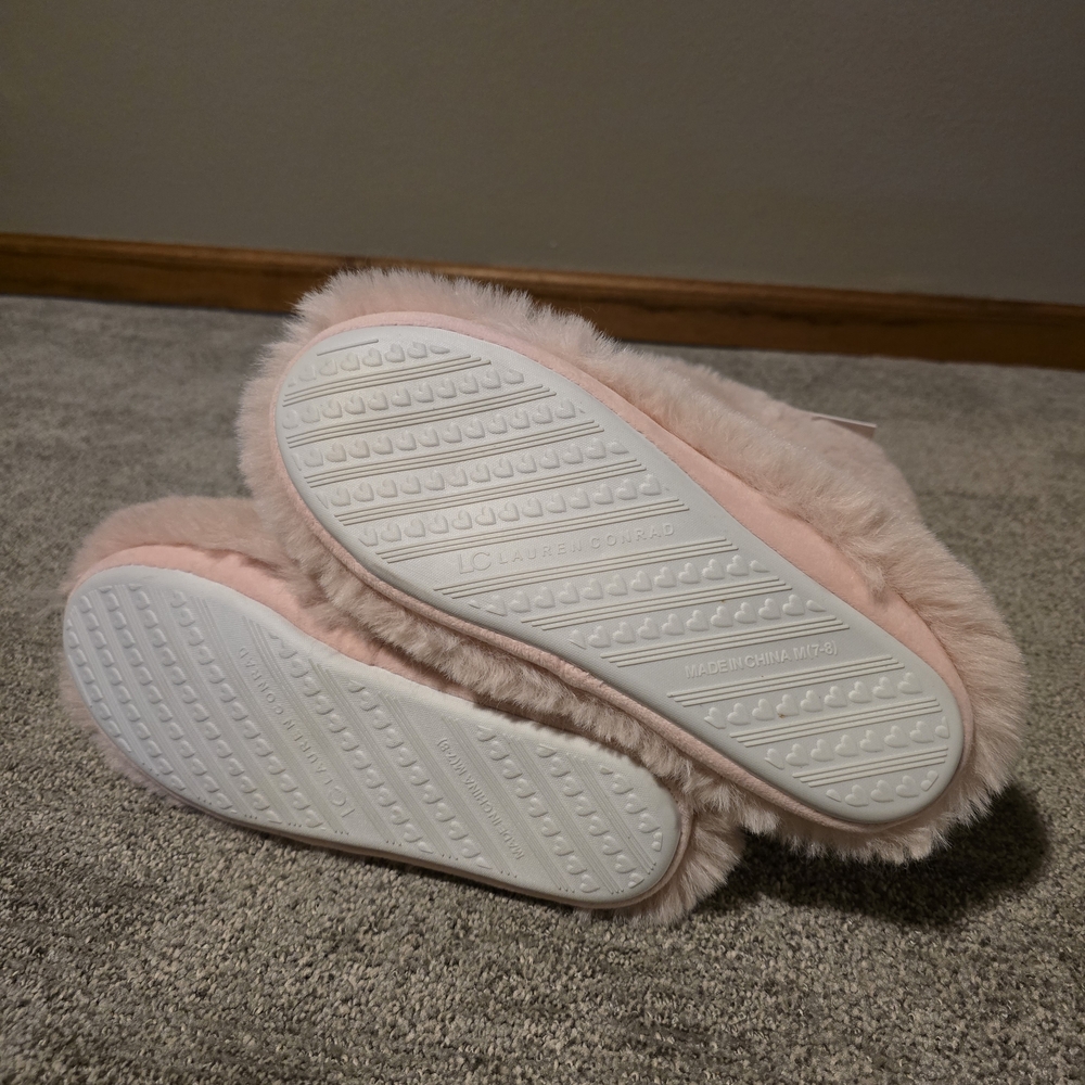 LC Lauren Conrad Pink Fuzzy Slippers - Picture 3 of 4